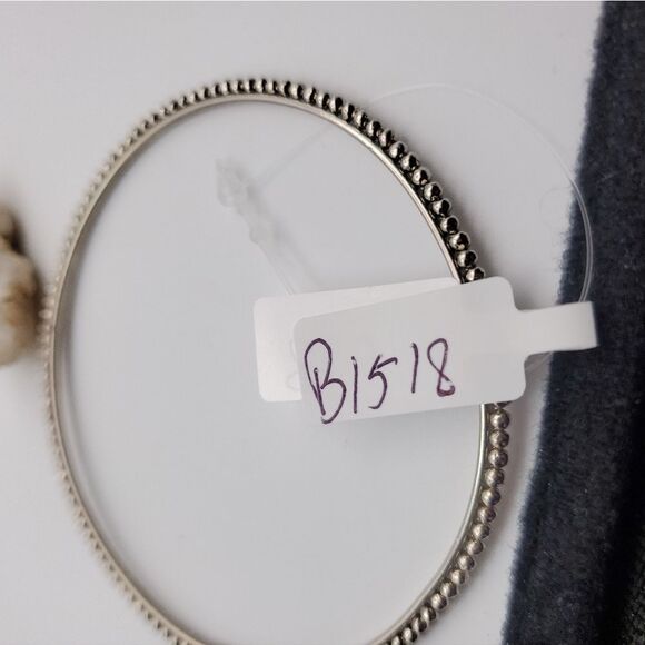 The dotted line slider bracelet B1518 - Picture 3 of 4